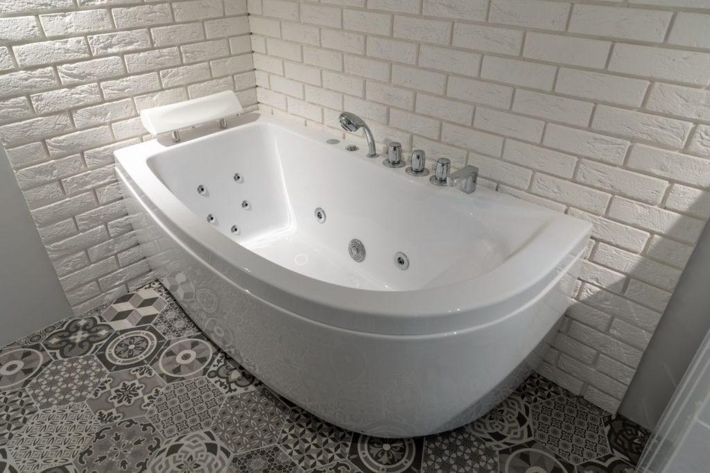 corner-back-bathtub