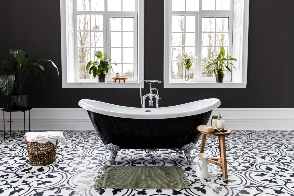 black-and-white-bathtub