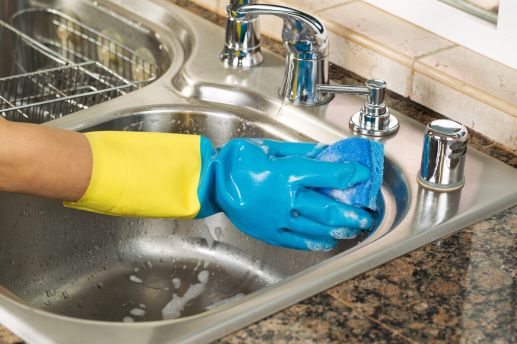 How to clean a kitchen sink drain