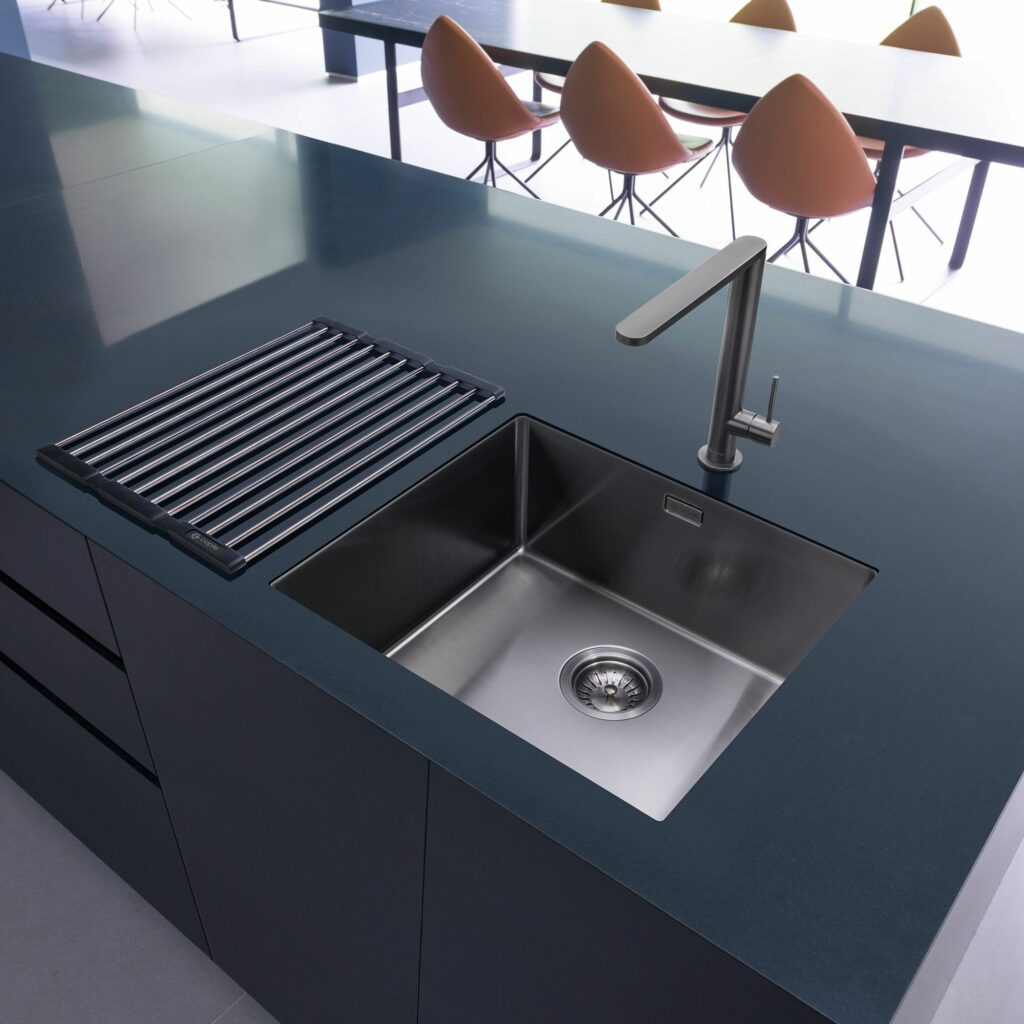 stainless- kitchen-sink